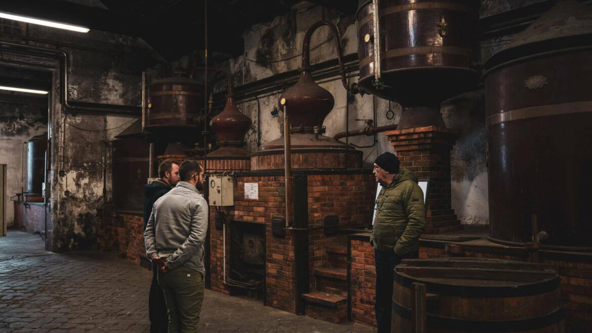 La Double Distillation Charentaise : Un Savoir-Faire Unique