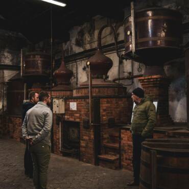 La-Double-Distillation-Charentaise-Un-Savoir-Faire-Unique-Cognac-Festival-scaled.jpeg