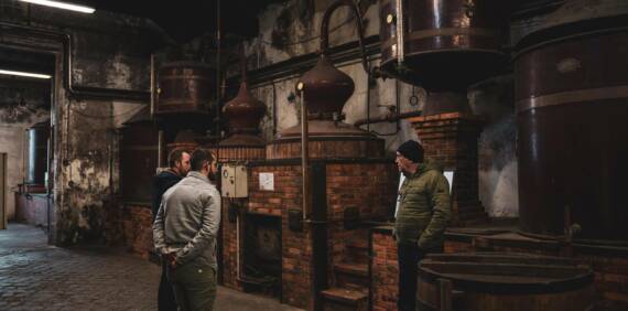 La Double Distillation Charentaise : Un Savoir-Faire Unique